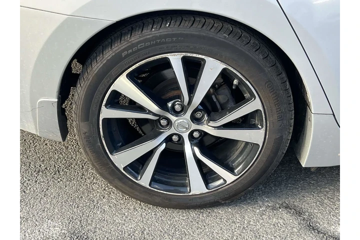 $16990 : Nissan Maxima 2018 3.5 S 4dr image 9