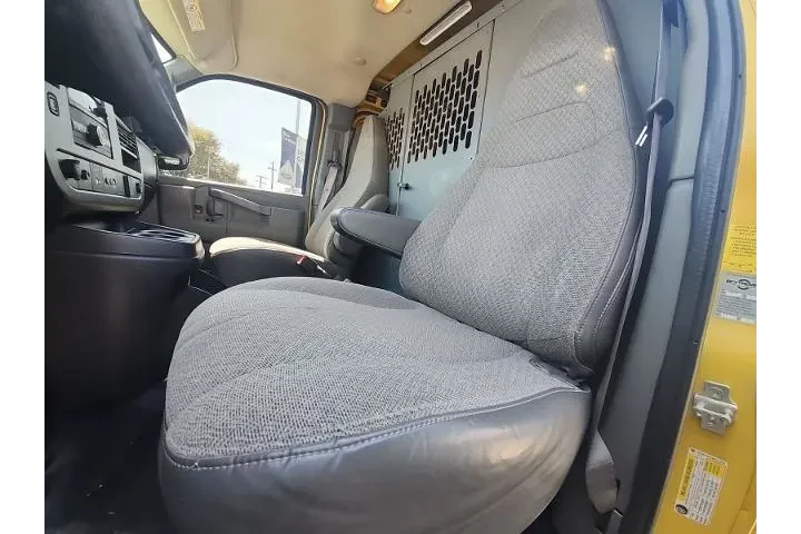 $16996 : Chevrolet Express 2021 2500 image 7