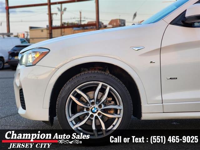 Used 2018 X4 xDrive28i Sports image 3