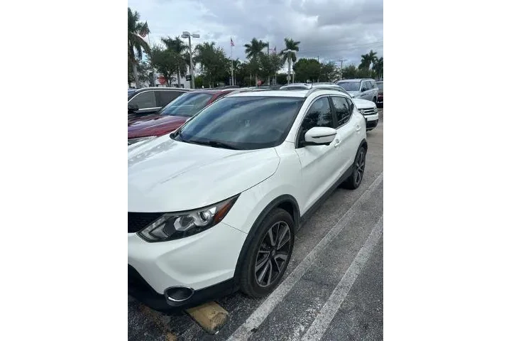 $9990 : Nissan Rogue Sport 2017 S 4d image 2