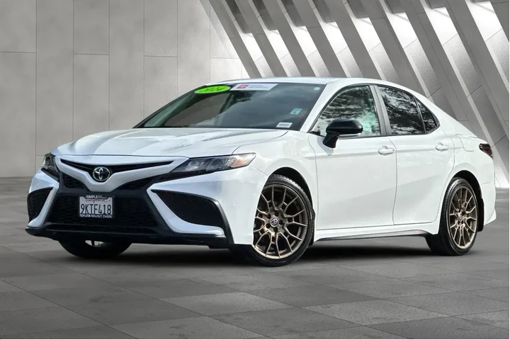 $26700 : Toyota Camry 2024 SE 4dr Sed image 2