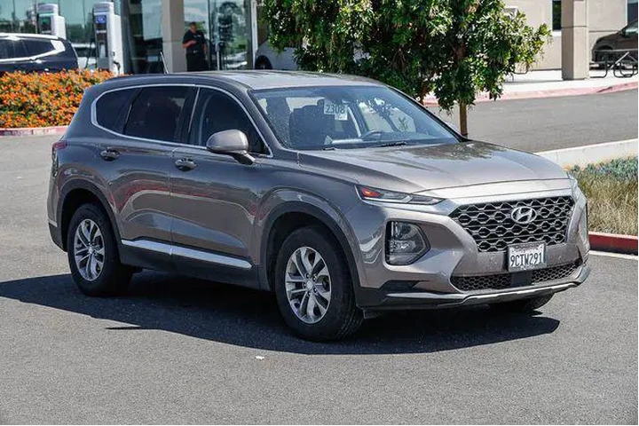 $12791 : Hyundai SANTA FE 2019 AWD SE image 6