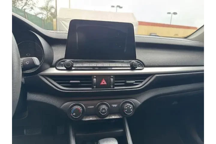 $11000 : Kia Forte 2020 FE 4dr Sedan image 10