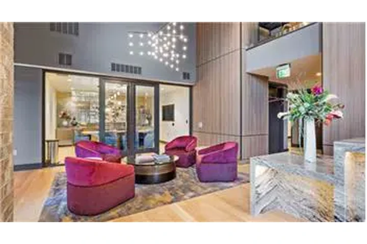 $14010 : Rental property with 3 bedro image 8