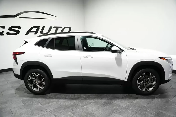 $21999 : 2025 Trax image 5