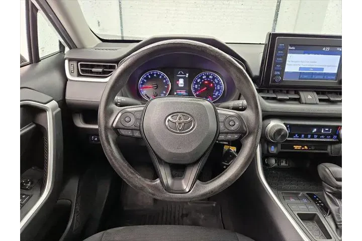 $17998 : Toyota RAV4 2019 LE 4dr SUV image 10