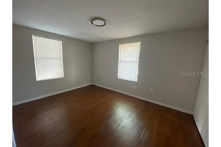 $900 : Fully renovated and furnished image 7