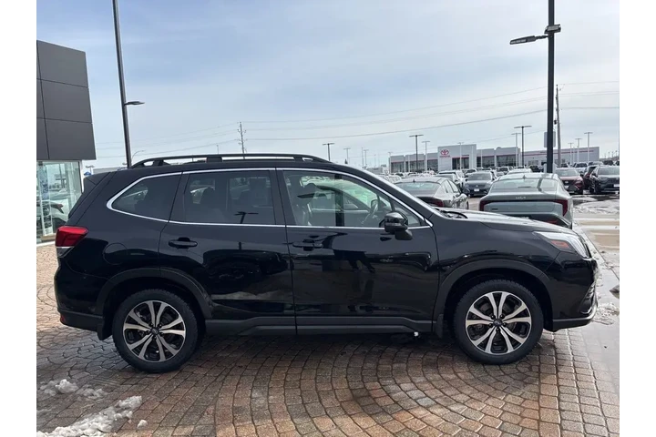 $28999 : 2023 Forester Limited image 4