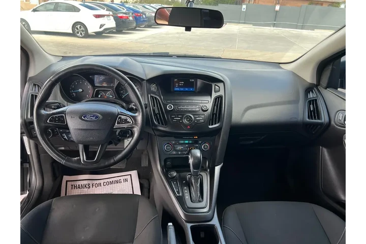 2018 Focus SE Sedan image 9