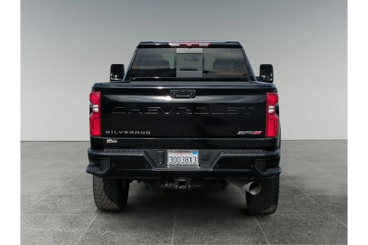 Chevrolet Silverado 2500HD 2 image 4