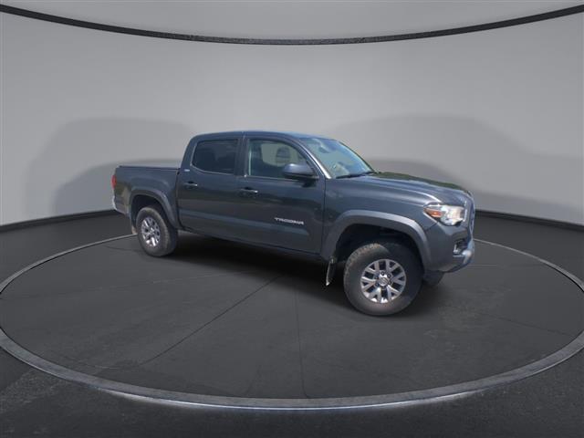 $31600 : PRE-OWNED 2018 TOYOTA TACOMA image 2