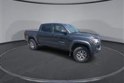 $31600 : PRE-OWNED 2018 TOYOTA TACOMA thumbnail