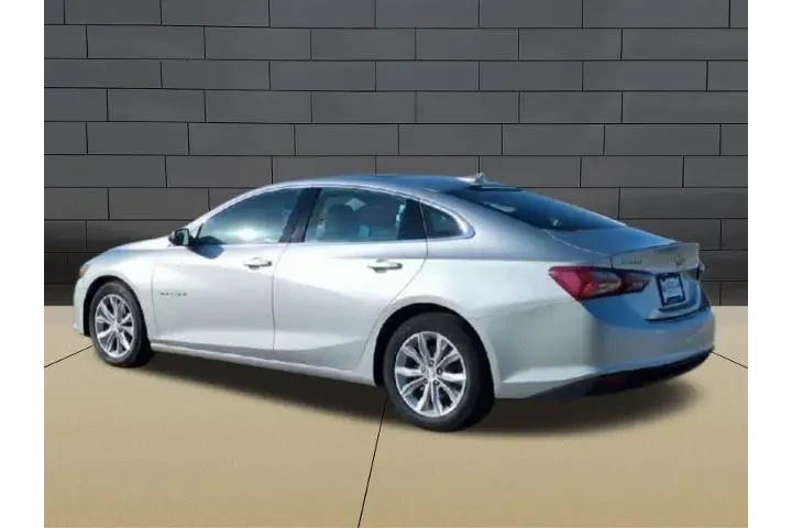 $17685 : Chevrolet Malibu 2022 LT 4dr image 6