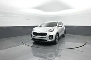 $17586 : Kia Sportage 2019 EX 4dr SUV thumbnail