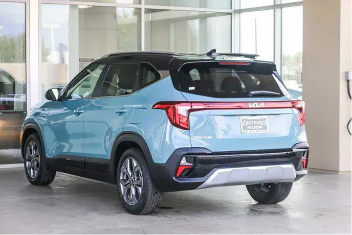 $19894 : Kia Seltos 2024 S 4dr SUV image 6