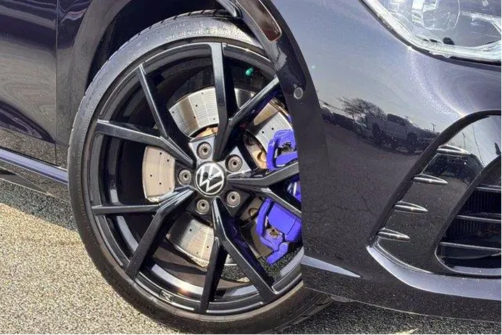 $36977 : Volkswagen Golf R 2023 AWD 2 image 2