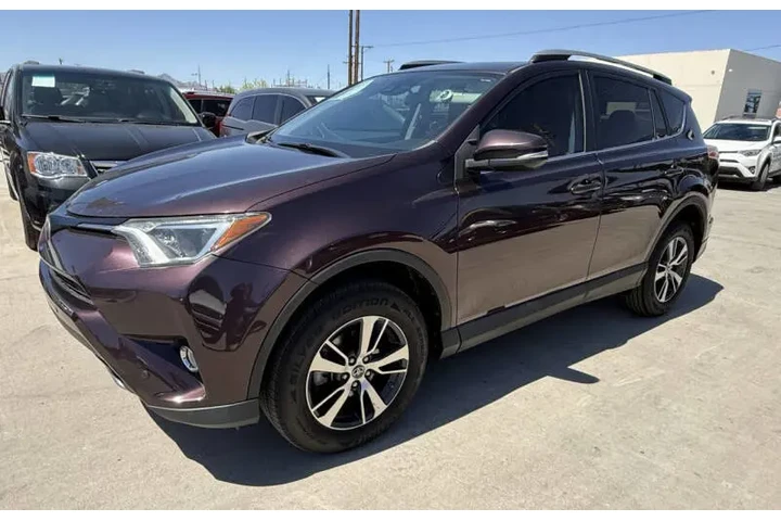 $12900 : 2017 RAV4 XLE image 4