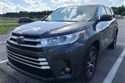 2017 Toyota Highlander LE Plus en Los Angeles