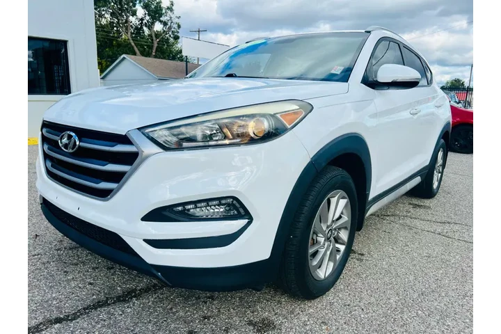 $11995 : 2017 Tucson SE image 3