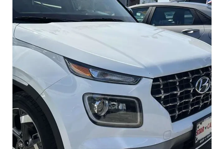 $17499 : Hyundai VENUE 2022 Limited 4 image 5