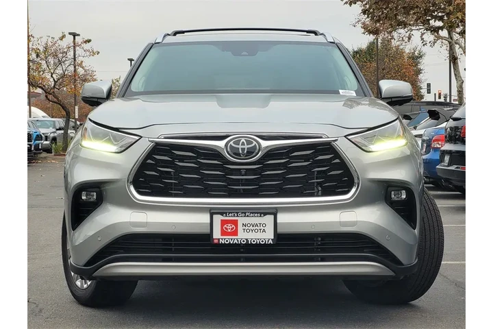 $44495 : 2024 Highlander Platinum image 2