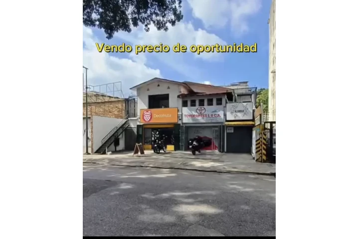 $450000 : Venta de Casa Comercial image 1