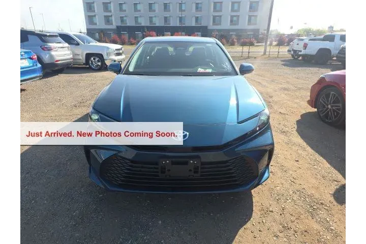 $33900 : Toyota Camry 2026 LE 4dr Sed image 2