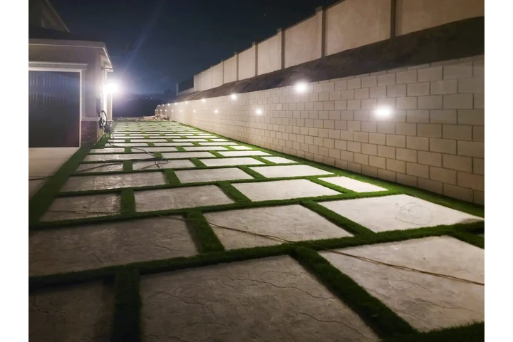 Aztecas LandsCaping image 2