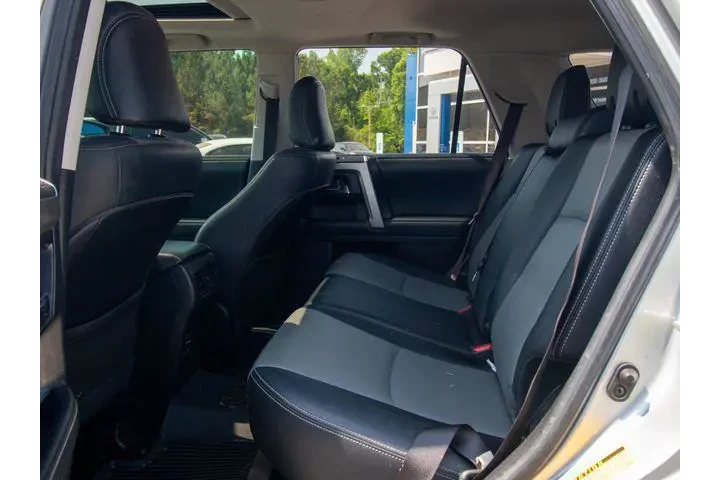$33816 : Toyota 4Runner 2019 4x4 SR5 image 8