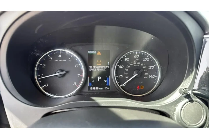 $8973 : Mitsubishi Outlander 2018 AW image 9