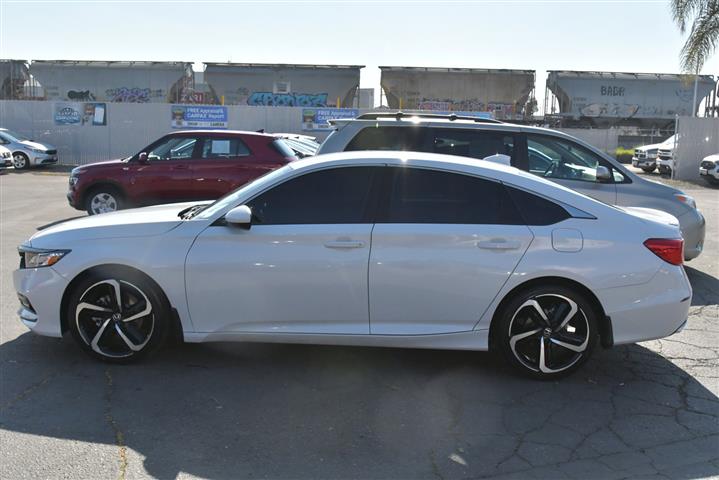 Accord Sedan Sport image 4