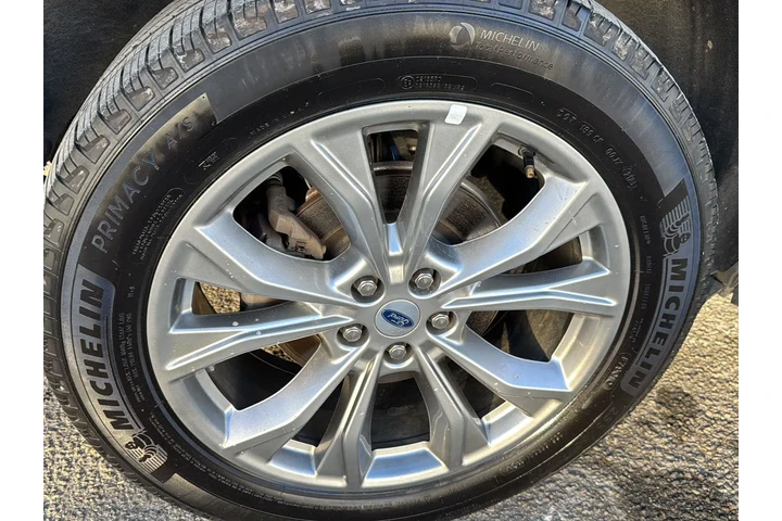 $28490 : Ford Explorer 2023 AWD Limit image 9