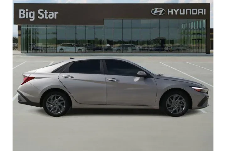 $21788 : Hyundai ELANTRA 2024 SEL 4dr image 5