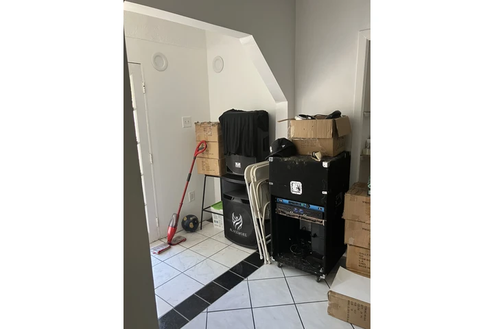 $1200 : Rento cuarto image 3