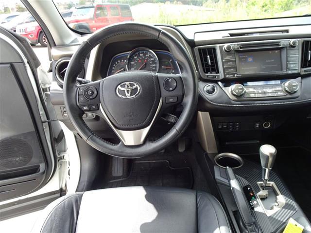 $9900 : 2015 Toyota RAV4 Limited AWD image 9