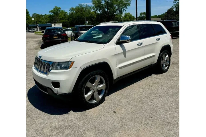 $6900 : 2011 Grand Cherokee Overland image 4