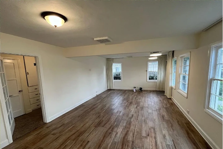 $950 : Hard Wood Bonus Room home image 5