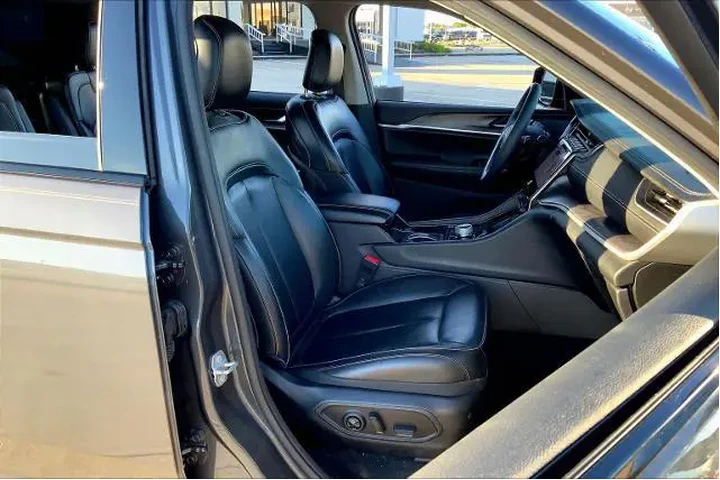 $28941 : Jeep Grand Cherokee L 2023 4 image 8