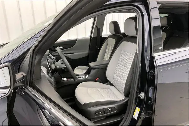 $9990 : Chevrolet Equinox 2020 4x4 L image 8