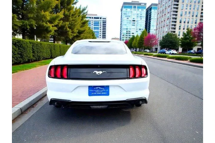 2018 Mustang image 4