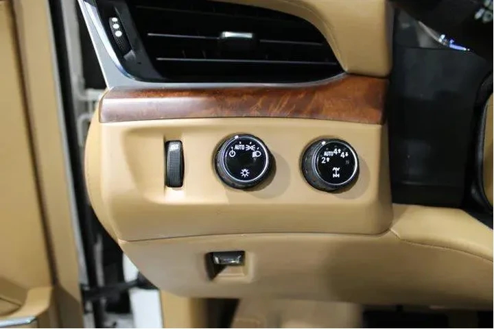 $31982 : Cadillac Escalade 2017 4x4 P image 10