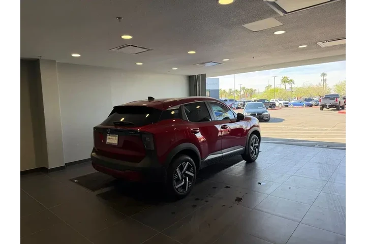 $24984 : Nissan Kicks 2026 SV 4dr Cro image 5