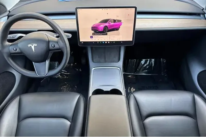 $29377 : Tesla Model Y 2023 AWD 4dr C image 5