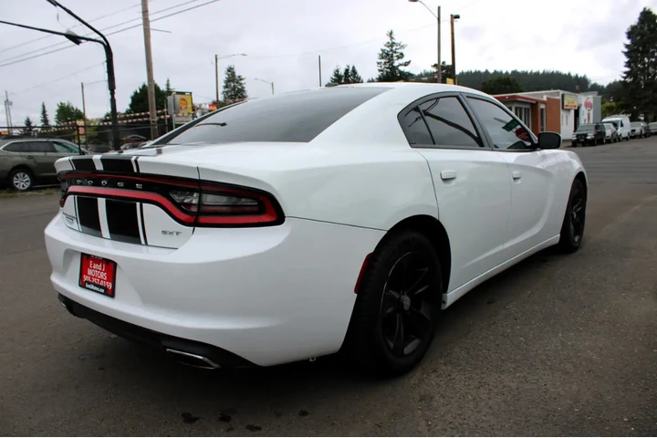 $12795 : 2015 Charger 4dr Sdn SXT RWD image 7
