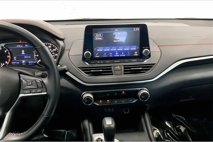 $17492 : Nissan Altima 2021 2.5 SR 4d image 5