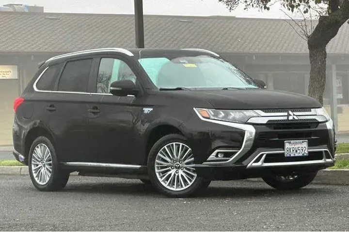 $15775 : Mitsubishi Outlander PHEV 20 image 2
