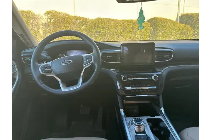 $35900 : Ford Explorer Hybrid 2023 AW image 9