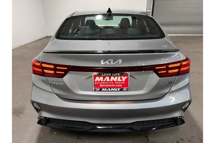 $17547 : Kia Forte 2023 GT-Line 4dr S image 3