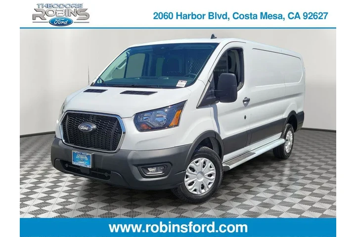$33764 : Ford Transit 2024 250 3dr SW image 1