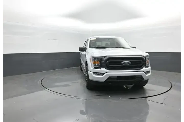 $39749 : Ford F-150 2022 4x4 XL 4dr S image 2